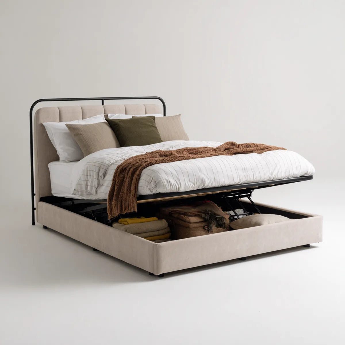 Lit coffre double beige 160 x 200 cm en velours polyester avec tête de lit en acier noir